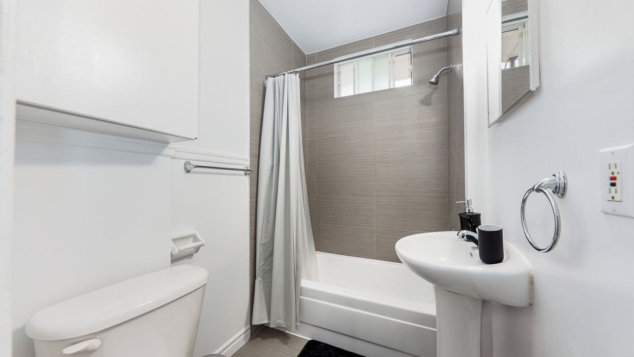 Photo of Bathroom in De Lorimier