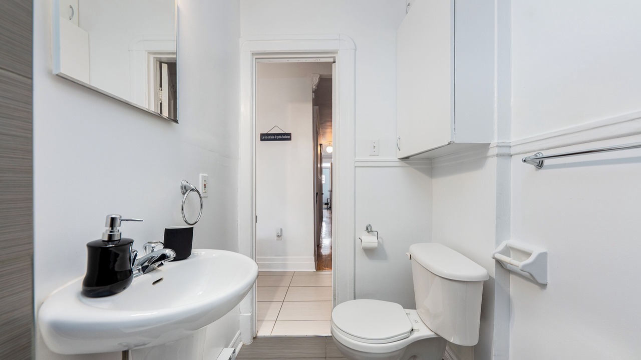 Photo of Bathroom in De Lorimier