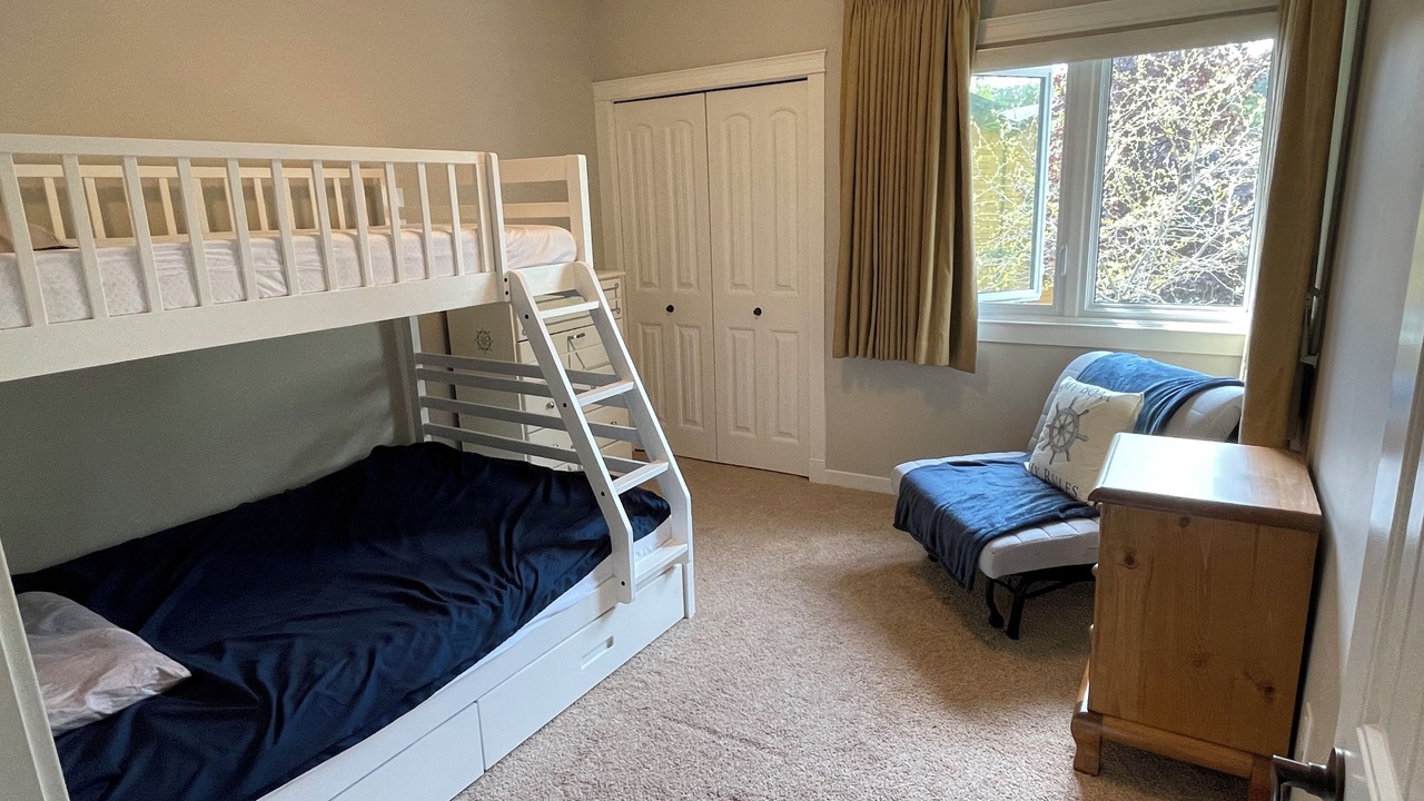 Photo of Bedroom in Scotch Creek