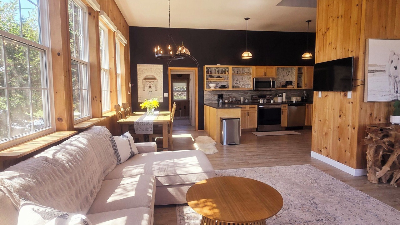 Photo of Livingroom in Brackley Beach