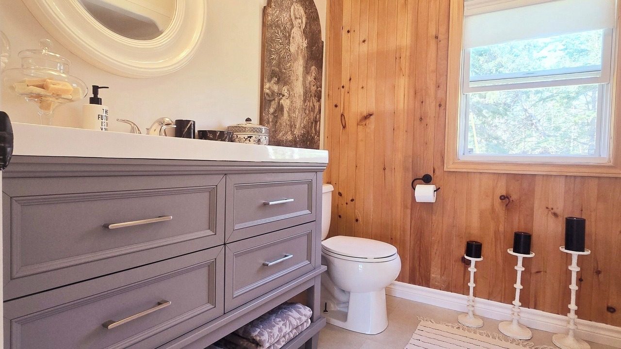 Photo of Bathroom in Brackley Beach