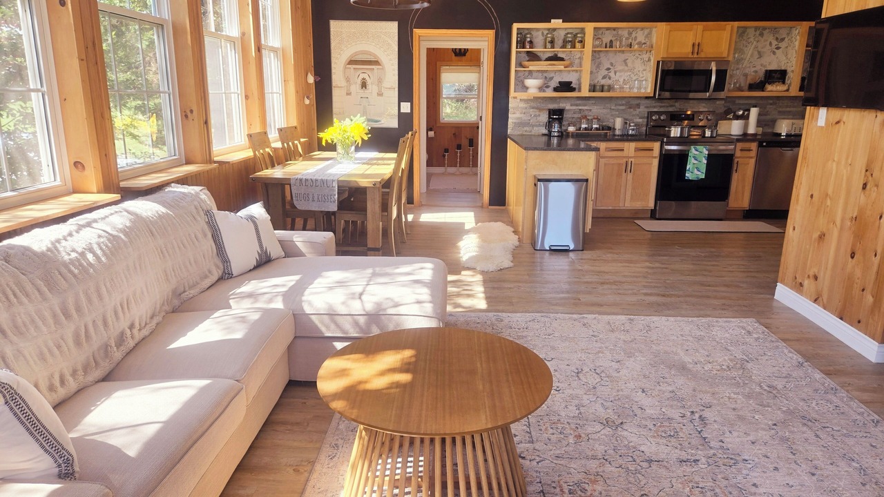Photo of Livingroom in Brackley Beach