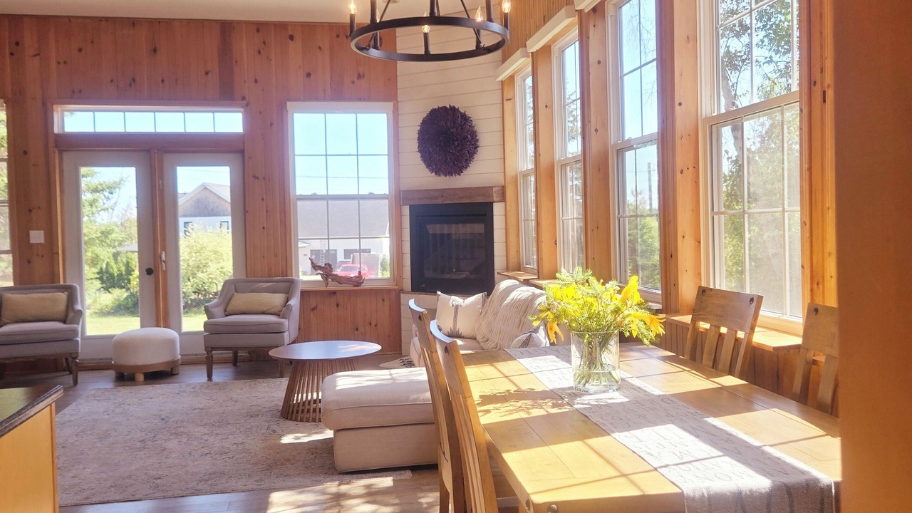 Photo of Livingroom in Brackley Beach