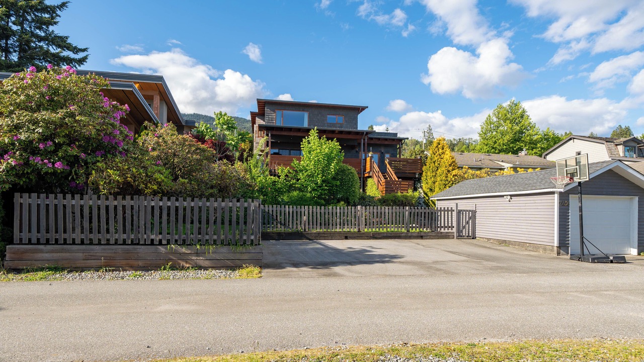 Photo of Outdoor in Dundarave