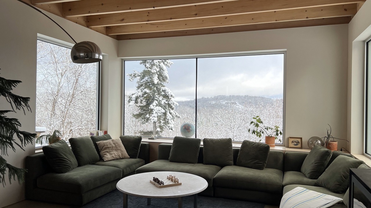 Photo of Livingroom in Sainte-Marguerite-du-Lac-Masson