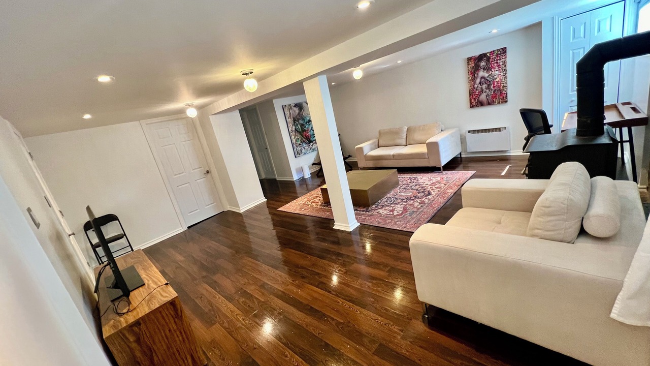 Photo of Livingroom in Laval