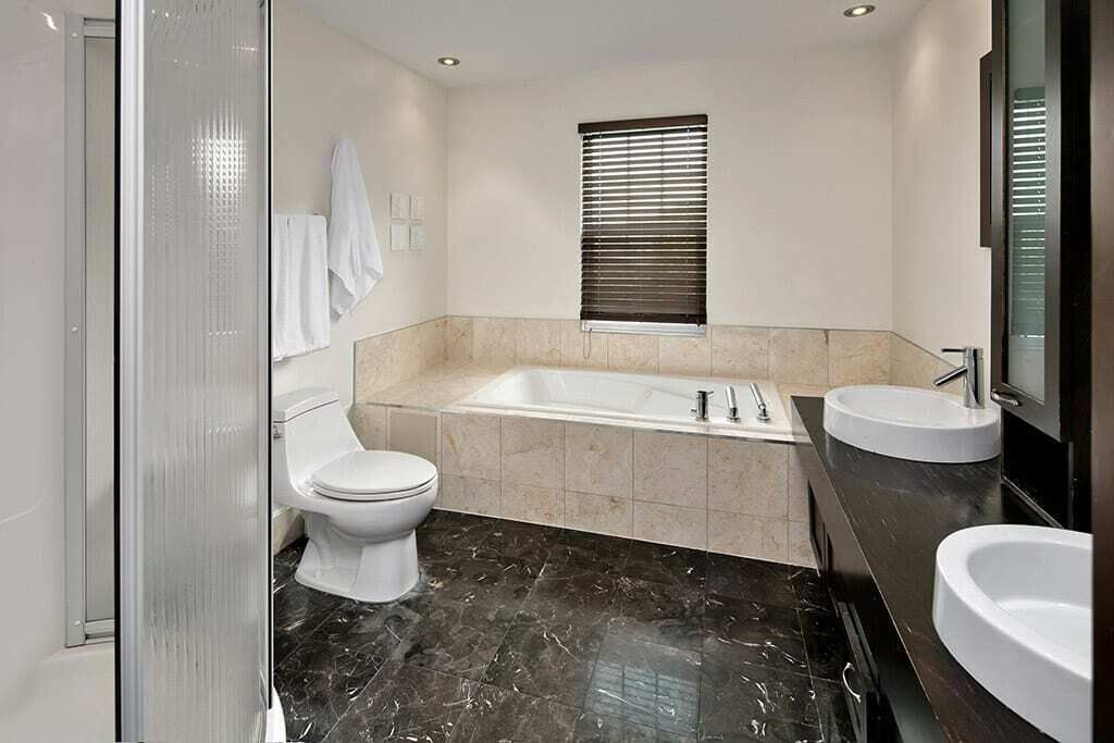 Photo of Bathroom in Craigleith