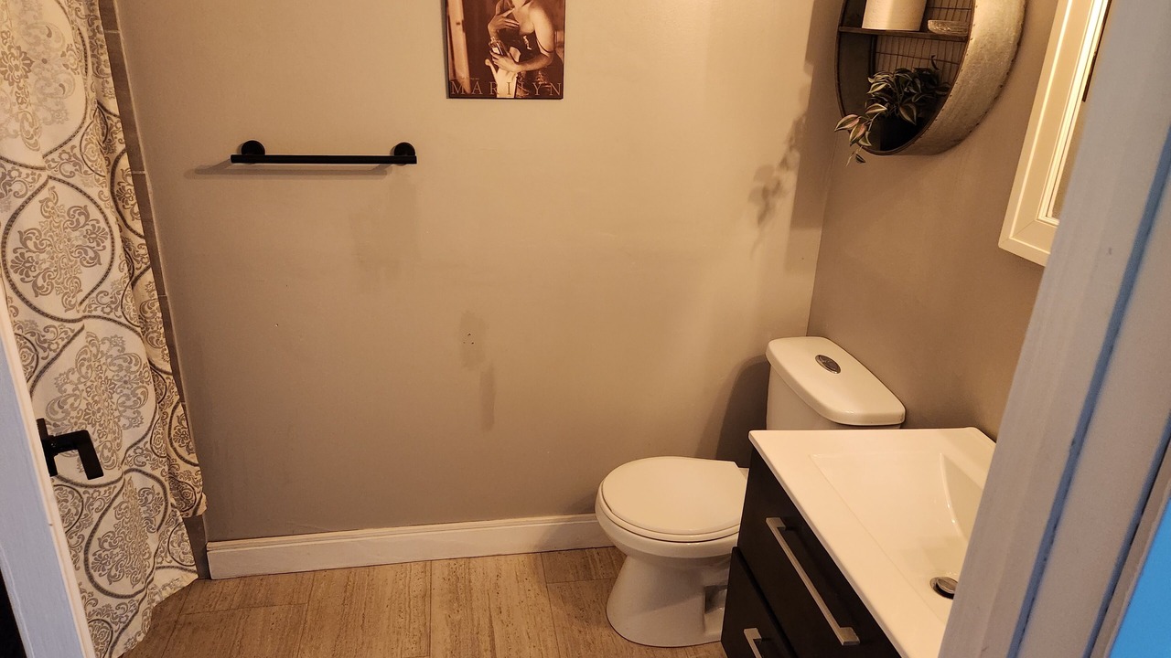 Photo of Bathroom in Adolphustown
