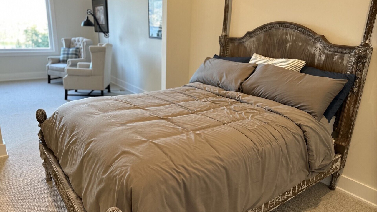 Photo of Bedroom in Maple Bay