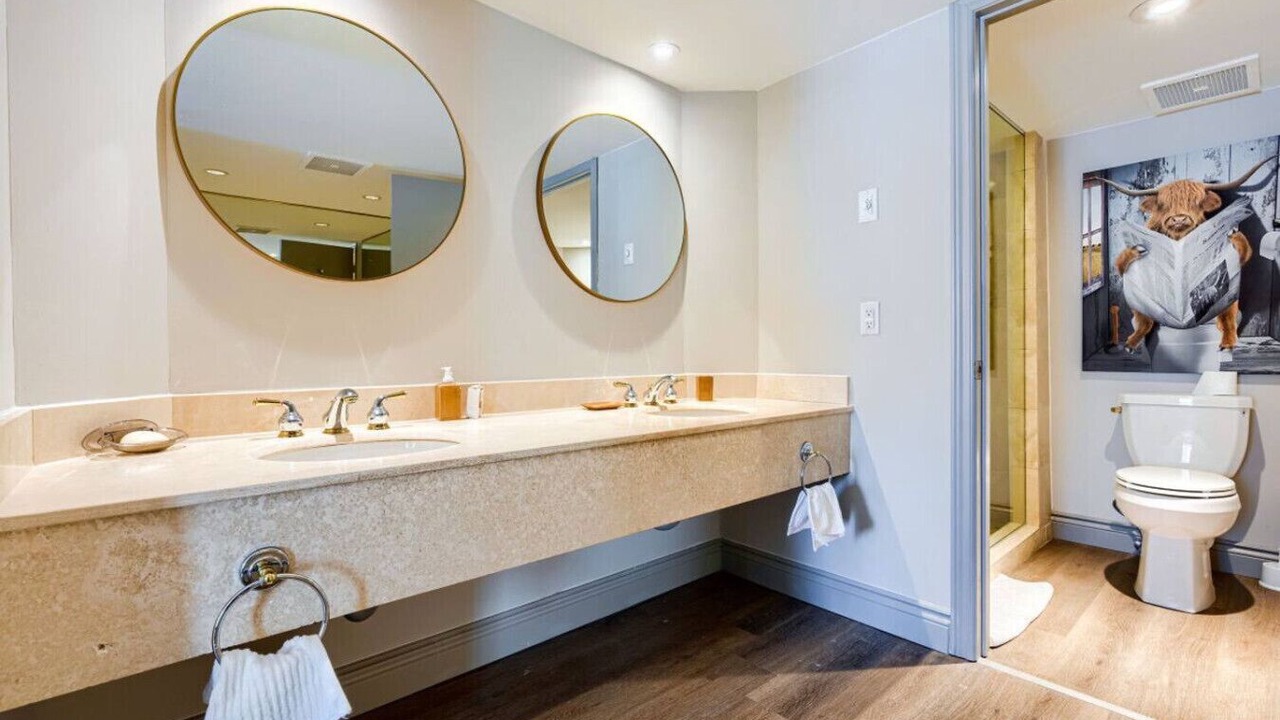 Photo of Bathroom in Oro-Medonte