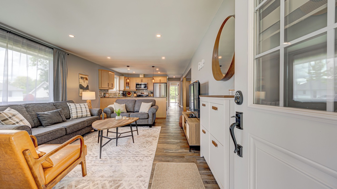 Photo of Livingroom in Fenelon Falls