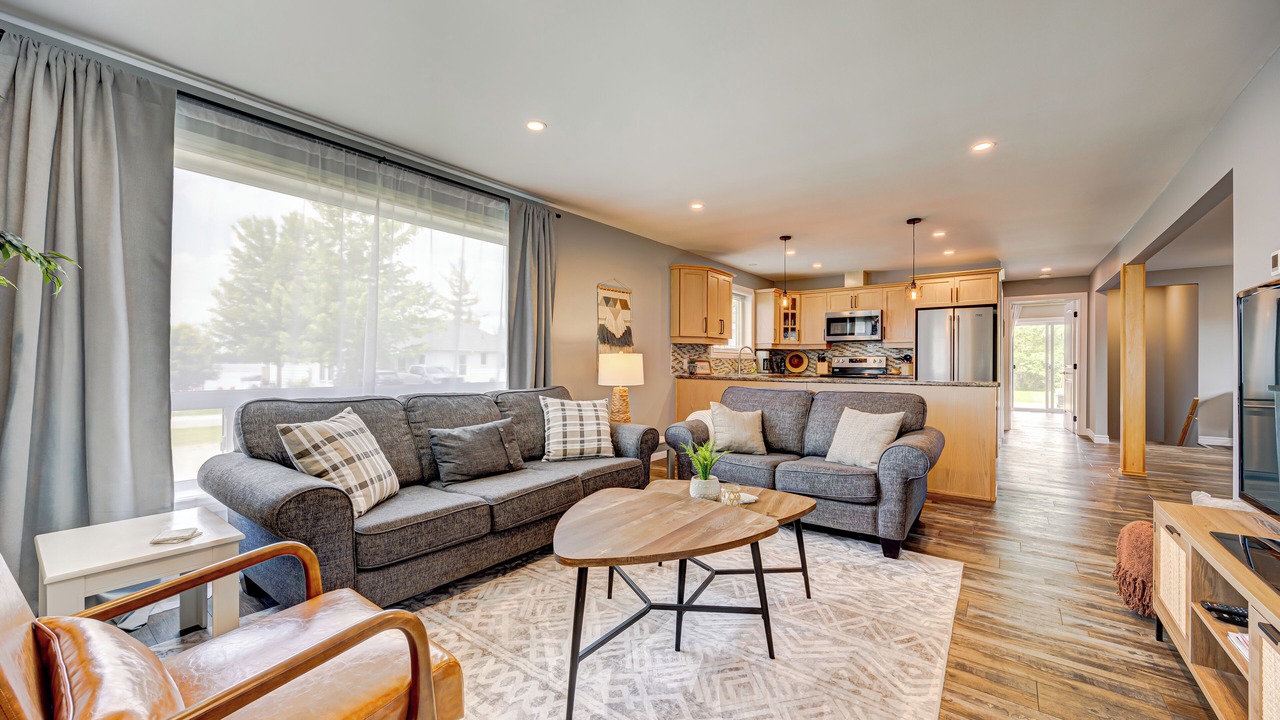 Photo of Livingroom in Fenelon Falls