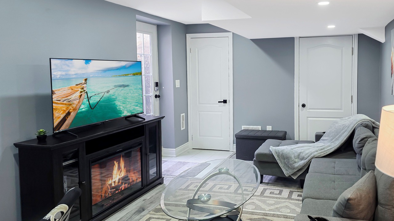 Photo of Livingroom in Halton Regional Municipality
