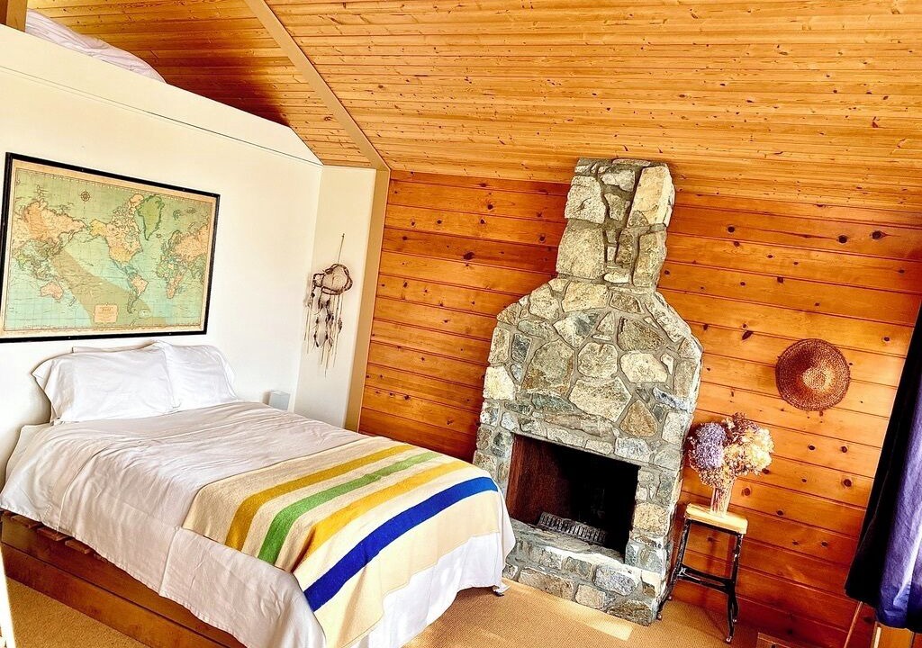 Photo of Bedroom in Bowen Island