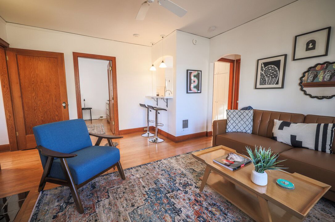 Photo of Livingroom in Mount Royal