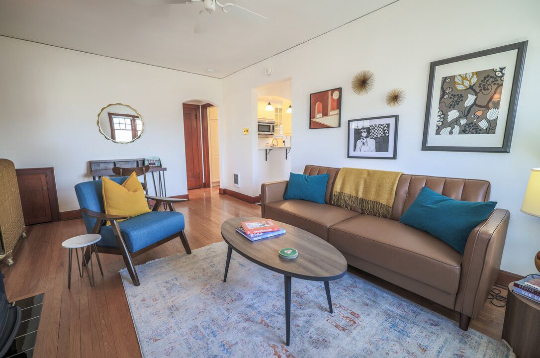 Photo of Livingroom in Mount Royal