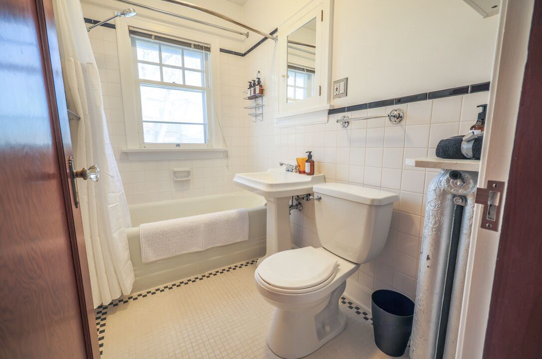 Photo of Bathroom in Mount Royal