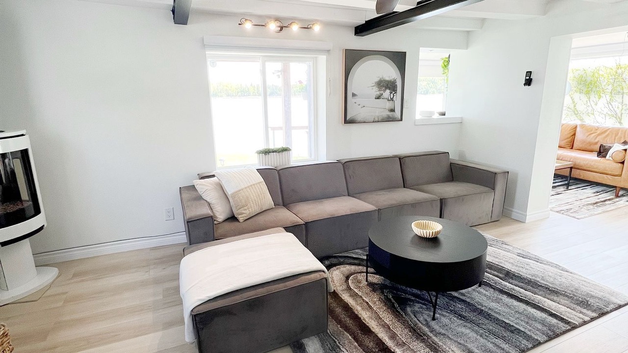 Photo of Livingroom in Kawartha Lakes