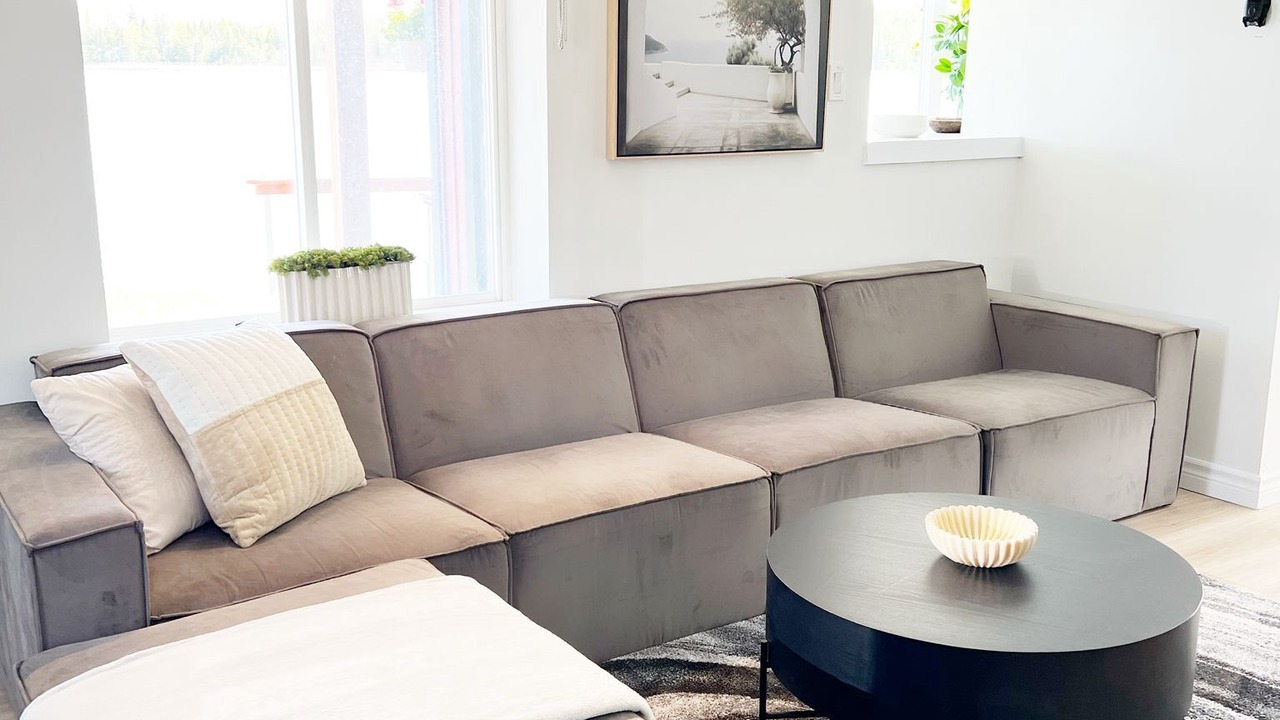 Photo of Livingroom in Kawartha Lakes