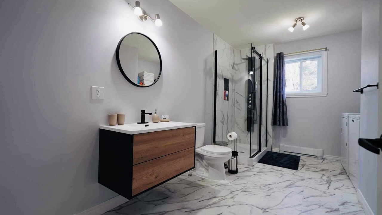 Photo of Bathroom in Saint-Ignace-de-Loyola