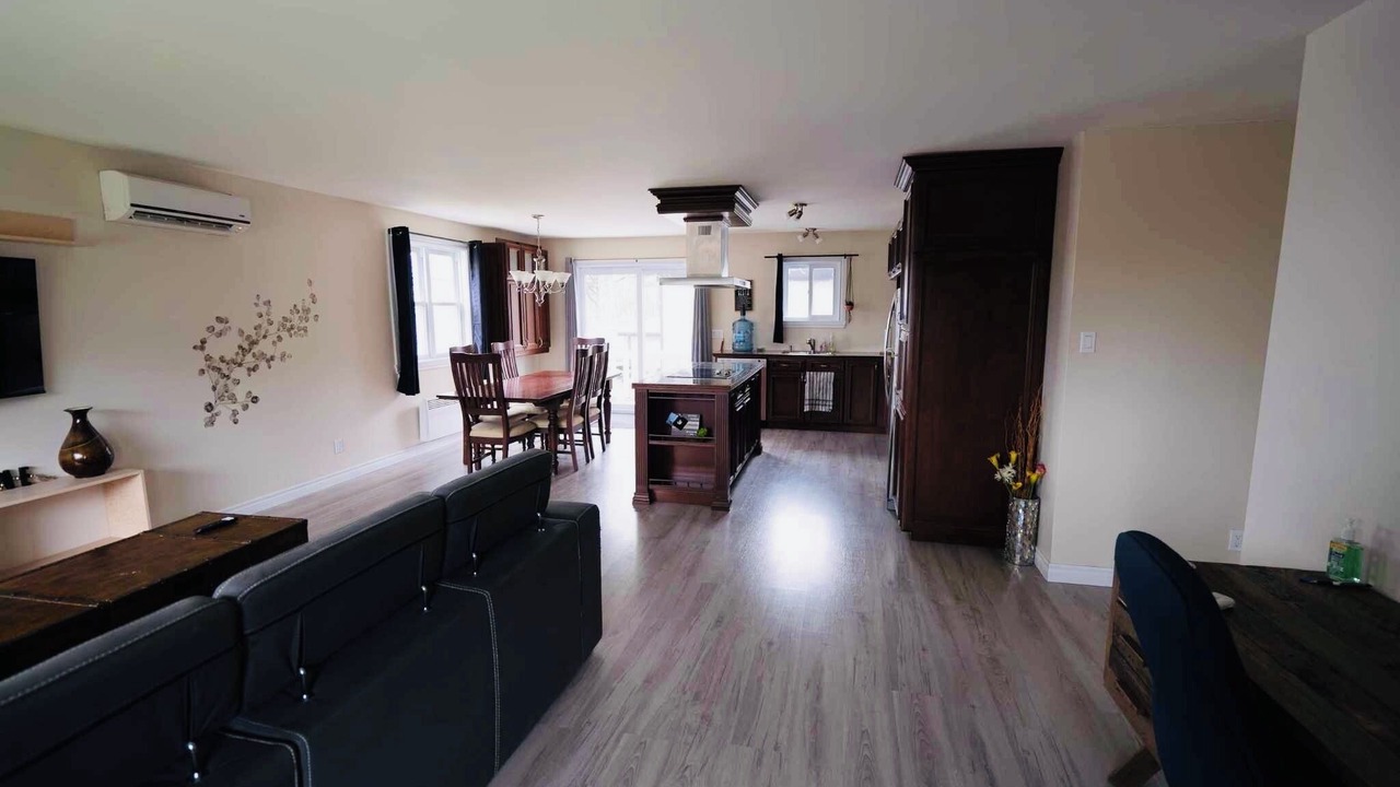 Photo of Livingroom in Saint-Ignace-de-Loyola
