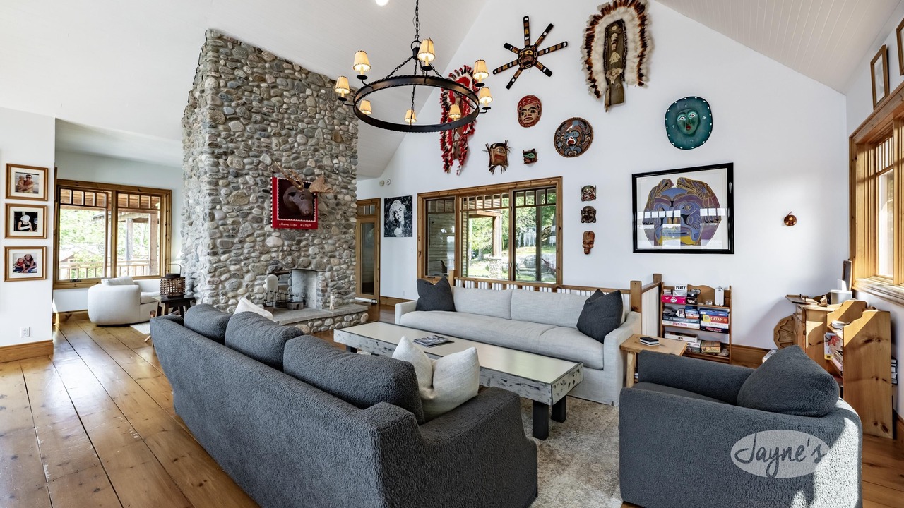 Photo of Livingroom in Bracebridge