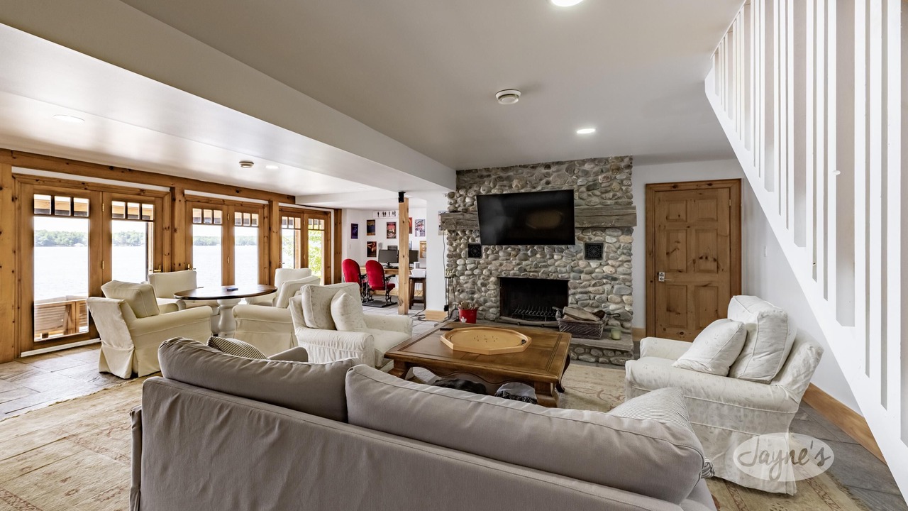 Photo of Livingroom in Bracebridge