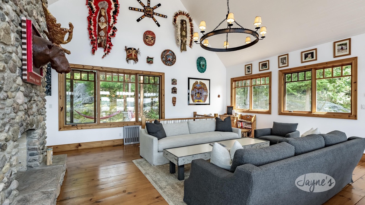 Photo of Livingroom in Bracebridge