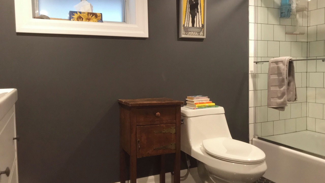 Photo of Bathroom in Little Portugal