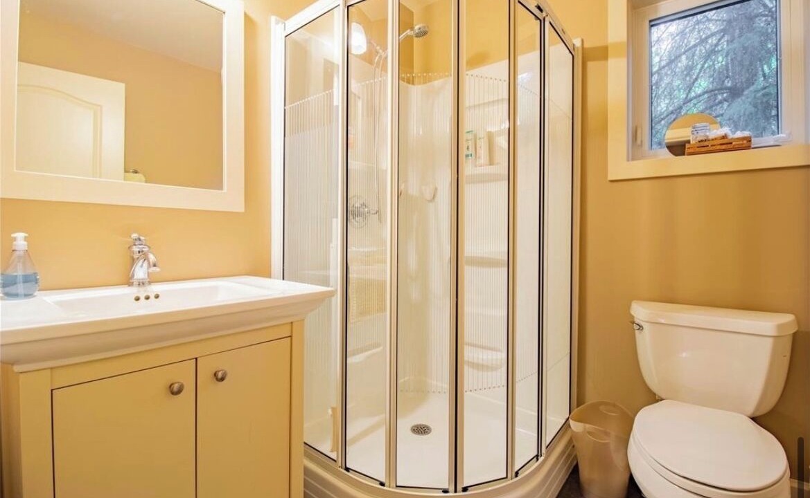 Photo of Bathroom in Gimli