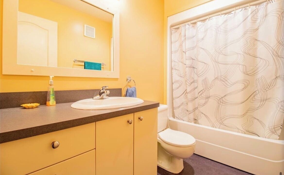 Photo of Bathroom in Gimli