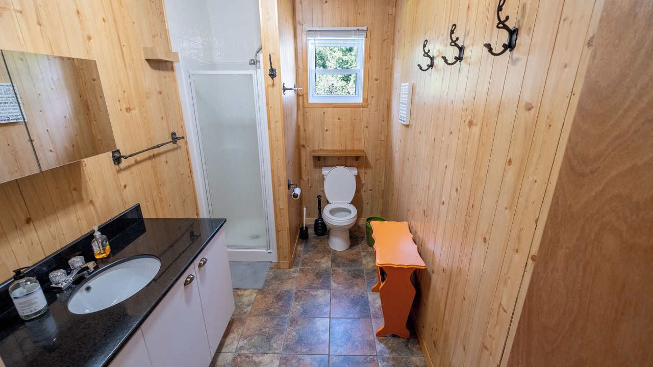 Photo of Bathroom in Saint-Alfred