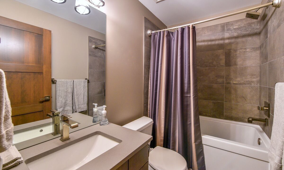 Photo of Bathroom in Big White Ski Resort