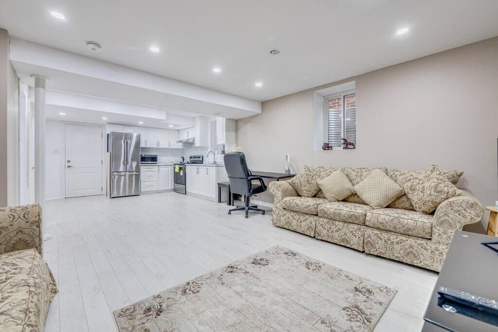 Photo of Livingroom in Halton Regional Municipality