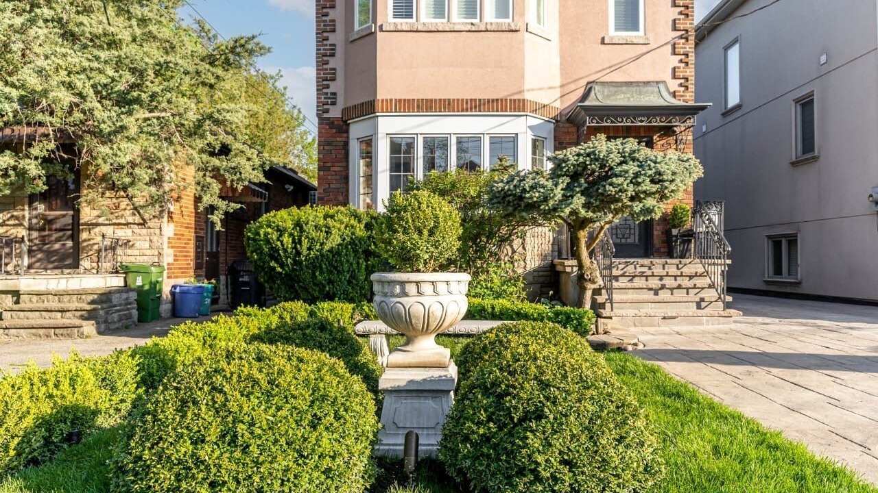 Photo of Outdoor in Bedford Park