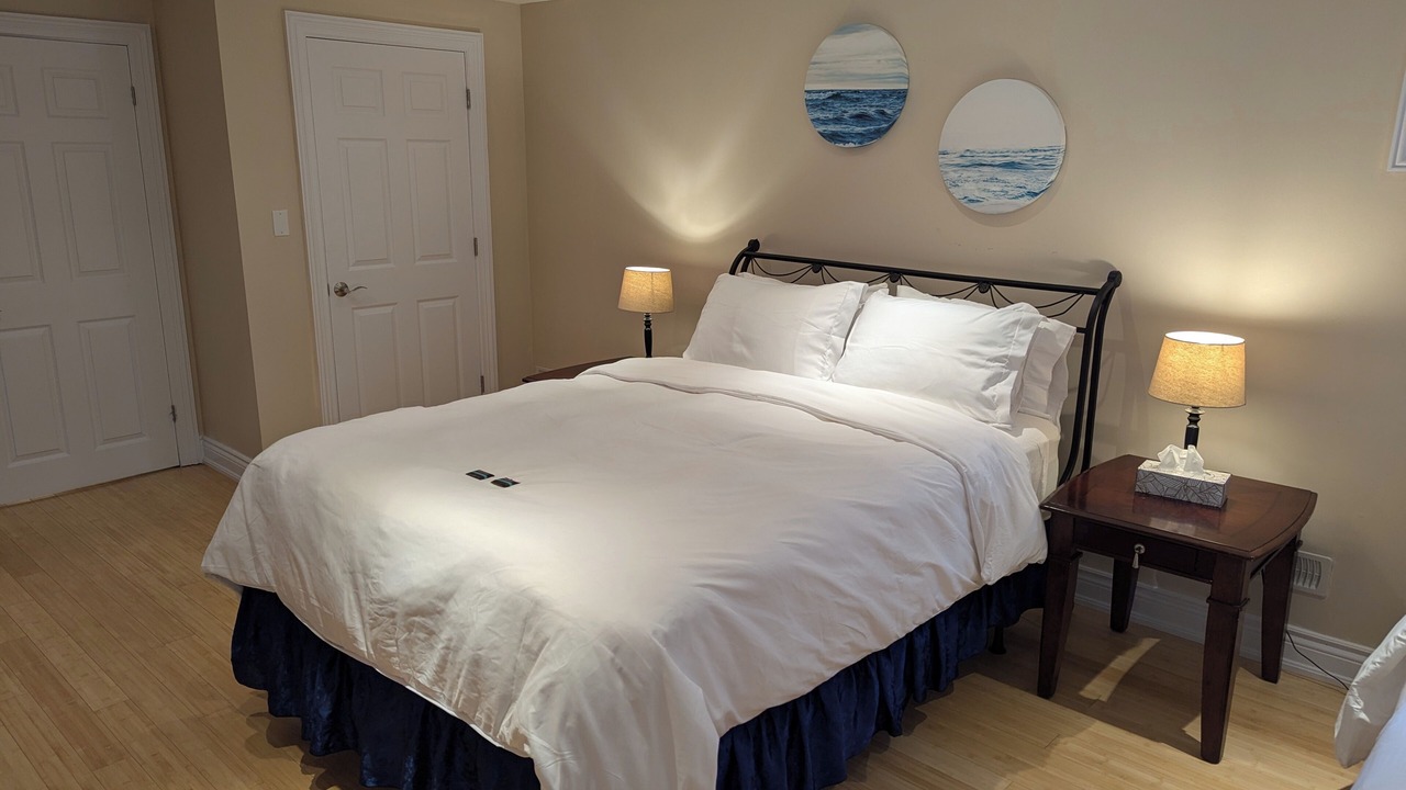 Photo of Bedroom in Clarkson-Lorne Park