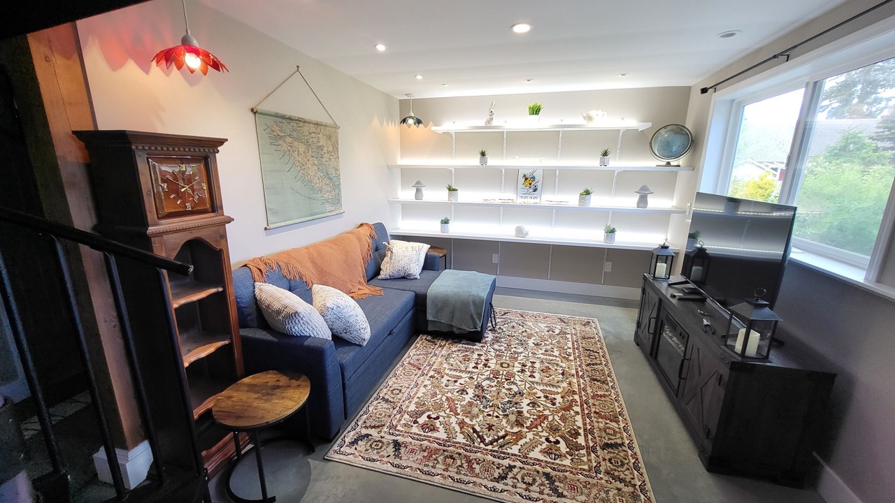 Photo of Livingroom in Courtenay