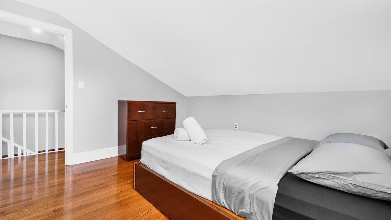 Photo of Bedroom in Crystal Beach