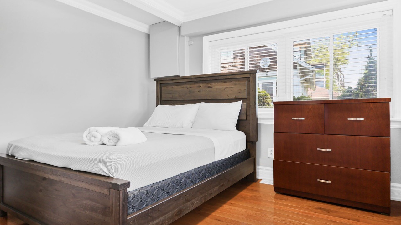 Photo of Bedroom in Crystal Beach