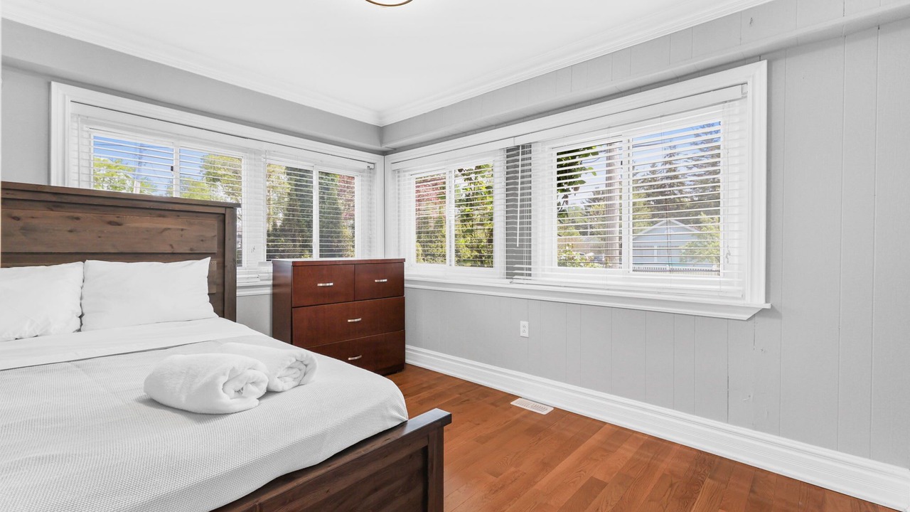 Photo of Bedroom in Crystal Beach