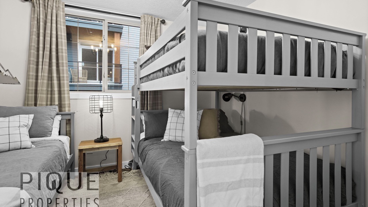 Photo of Bedroom in Cougar Creek