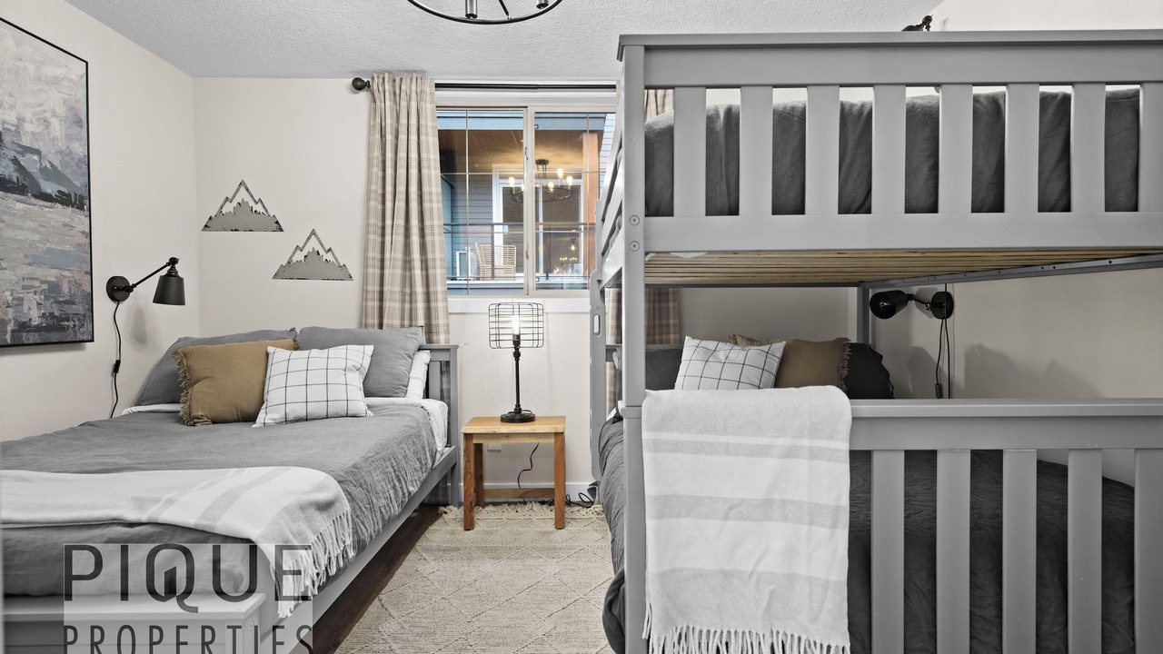 Photo of Bedroom in Cougar Creek