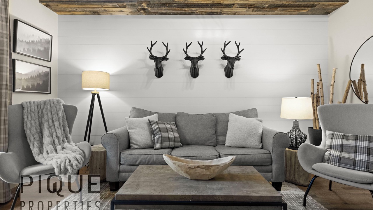 Photo of Livingroom in Cougar Creek