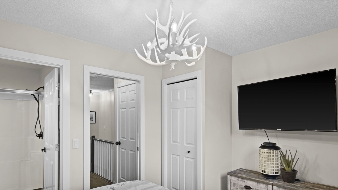 Photo of Bedroom in Cougar Creek