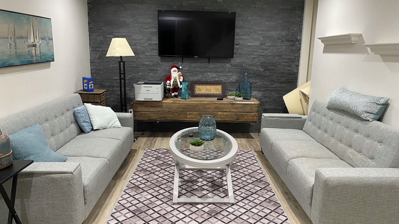 Photo of Livingroom in Parkland Beach