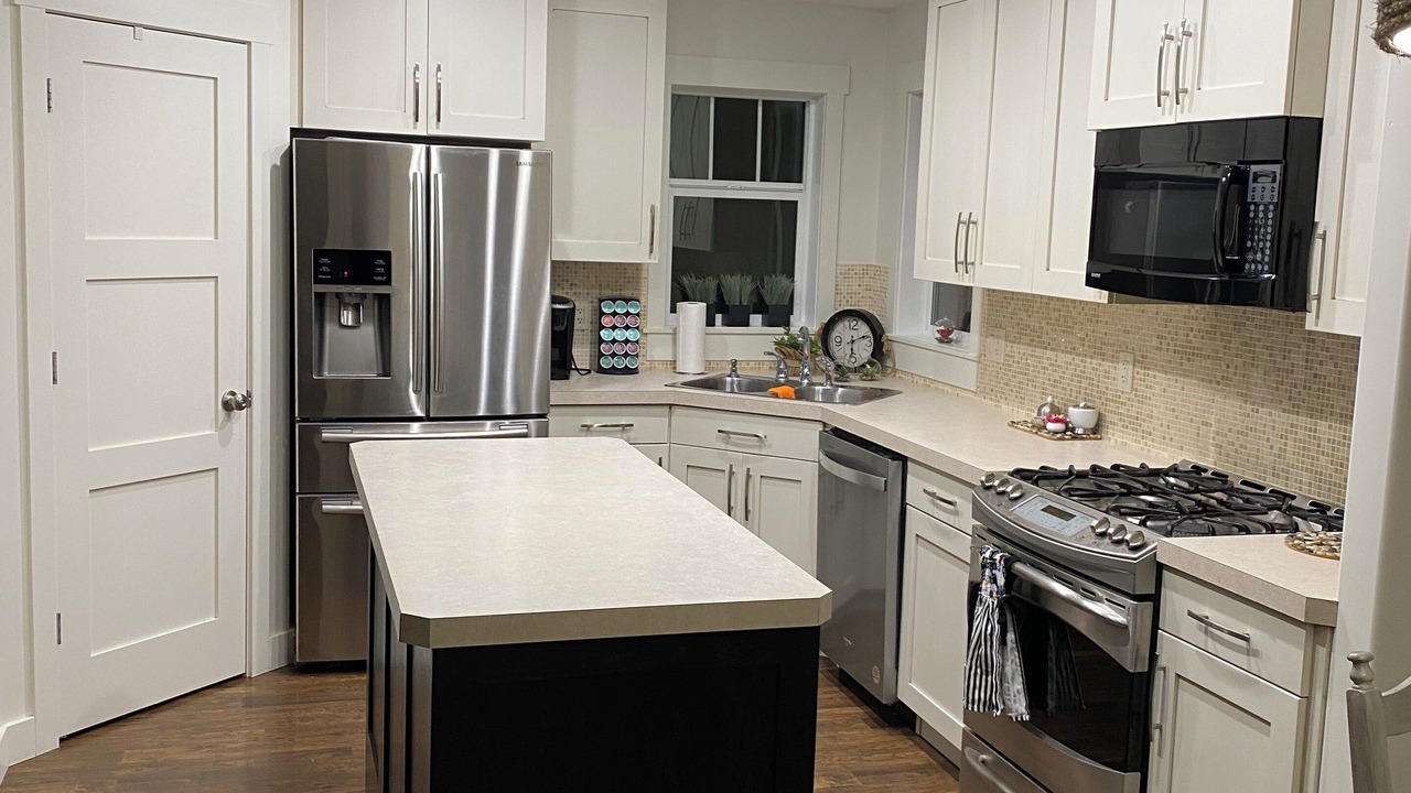 Photo of Kitchen in Parkland Beach