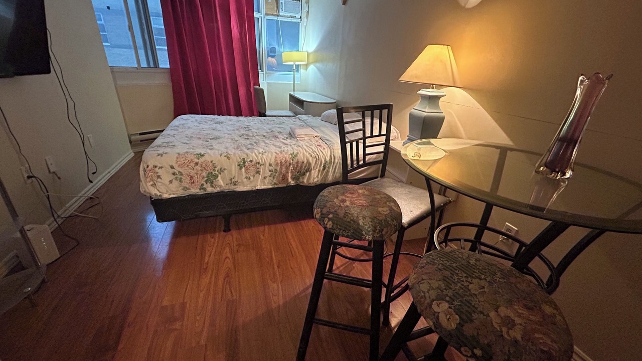 Photo of Bedroom in Garden District
