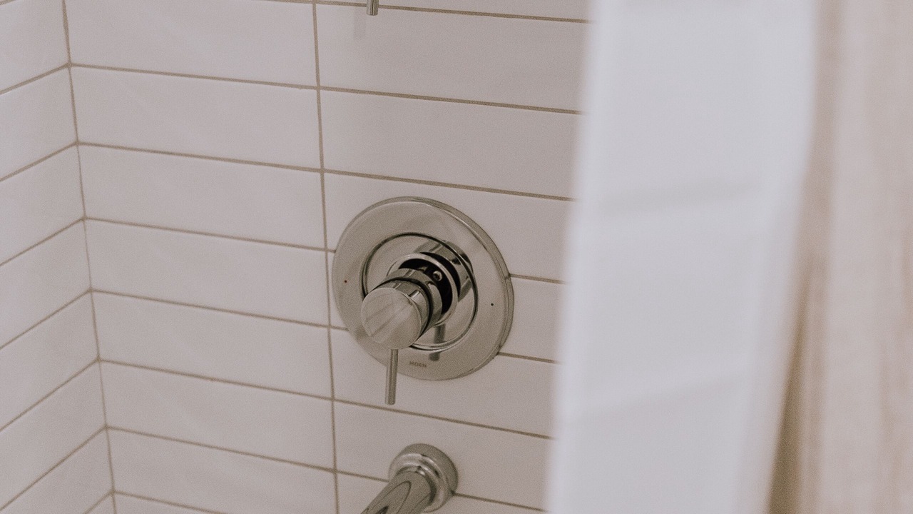 Photo of Bathroom in Lake Cowichan
