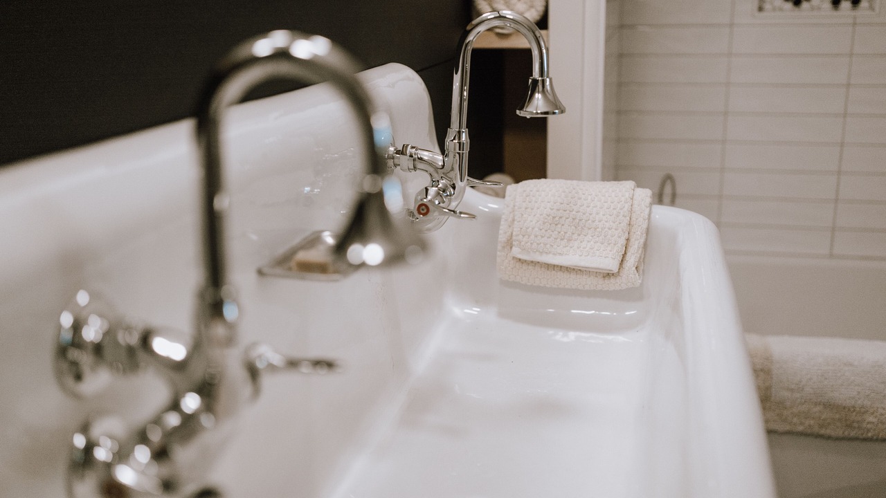 Photo of Bathroom in Lake Cowichan