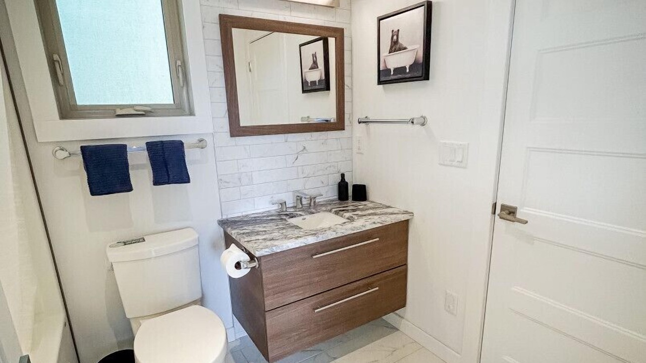 Photo of Bathroom in Okanagan-Similkameen